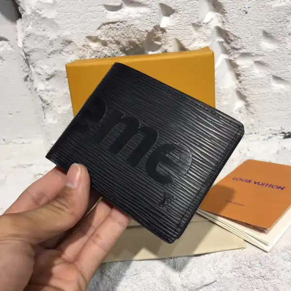 TO Louis Vuitton supreme pocket wallet