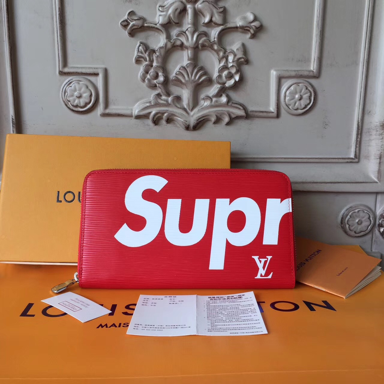 HOT SALE Louis Vuitton supreme Zip wallet