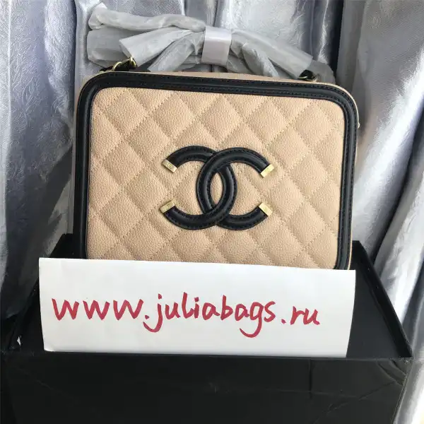 CHANEL VANITY CASE