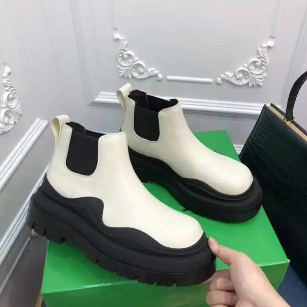 BOTTEGA VENETA TIRE