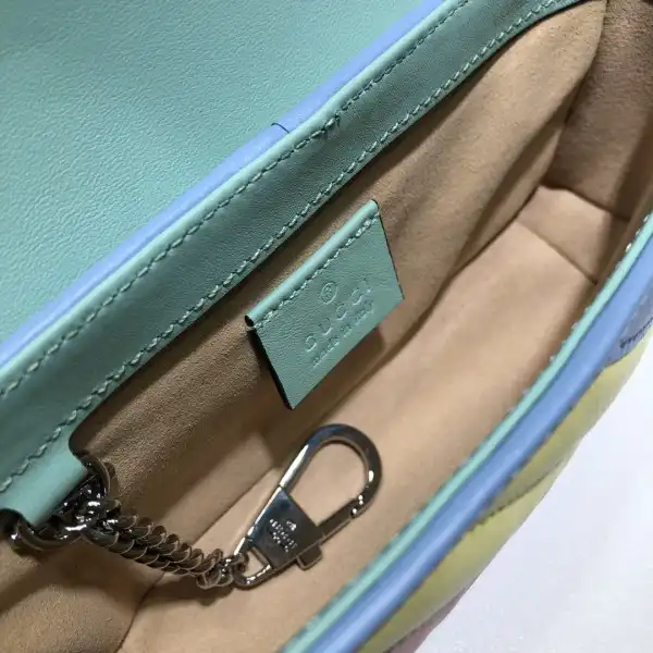 First bag ru GUCCI GG Marmont super mini bag