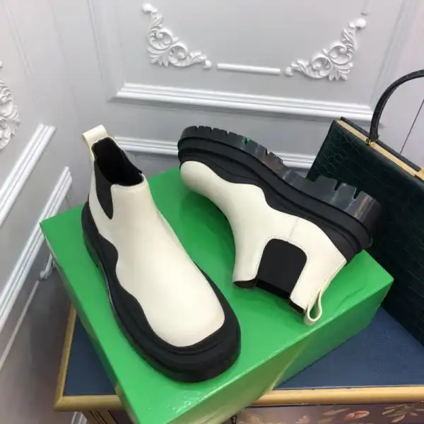 BOTTEGA VENETA TIRE