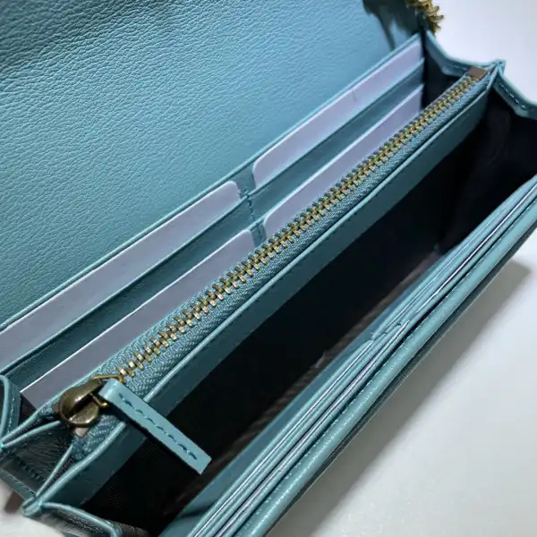 First Bag Ru Gucci Diana chain wallet with bamboo