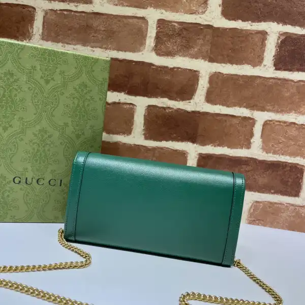 Bagsoffer Gucci Diana chain wallet with bamboo