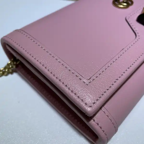 Gucci Diana chain wallet with bamboo