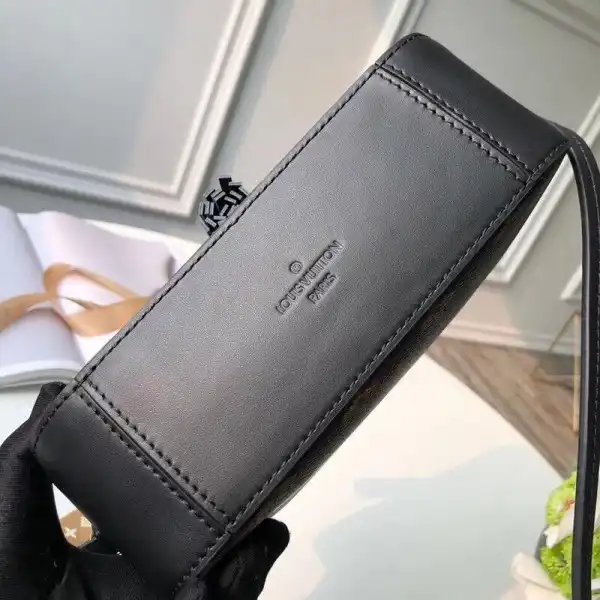 Cheap LOUIS VUITTON SAINTONGE