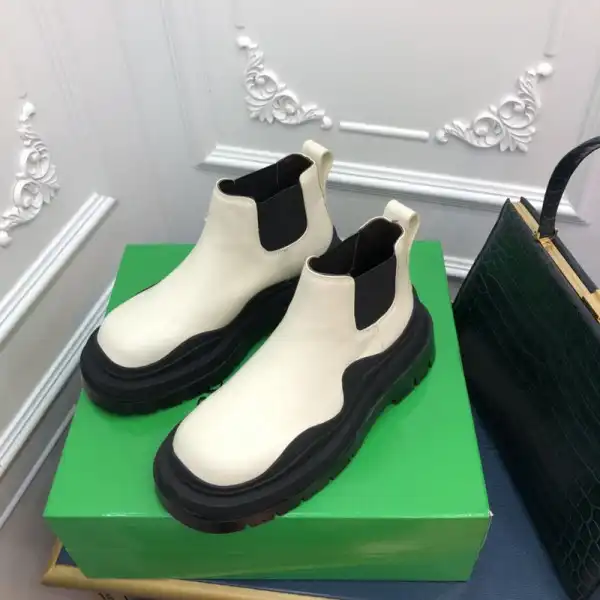 BOTTEGA VENETA TIRE