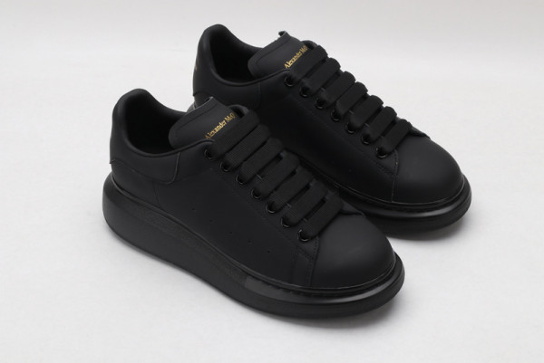 HOT SALE ALEXANDER MCQUEEN Oversized Sneaker