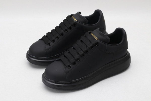 HOT SALE ALEXANDER MCQUEEN Oversized Sneaker