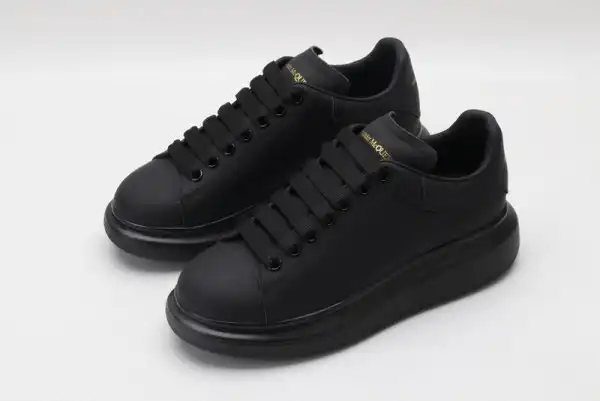 Yupoo bagsoffer ALEXANDER MCQUEEN Oversized Sneaker