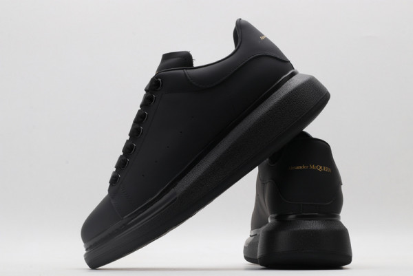 HOT SALE ALEXANDER MCQUEEN Oversized Sneaker