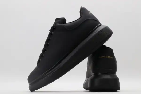 ALEXANDER MCQUEEN Oversized Sneaker