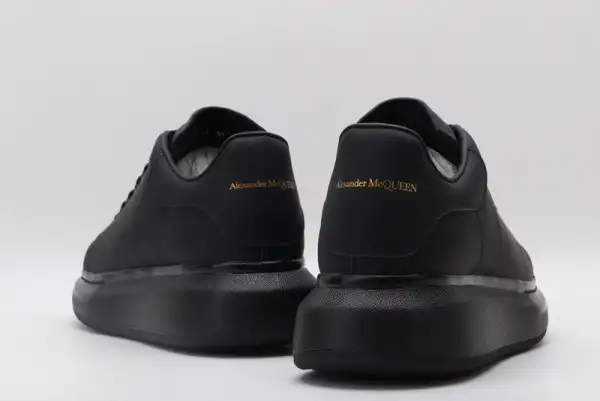 Yupoo bagsoffer ALEXANDER MCQUEEN Oversized Sneaker