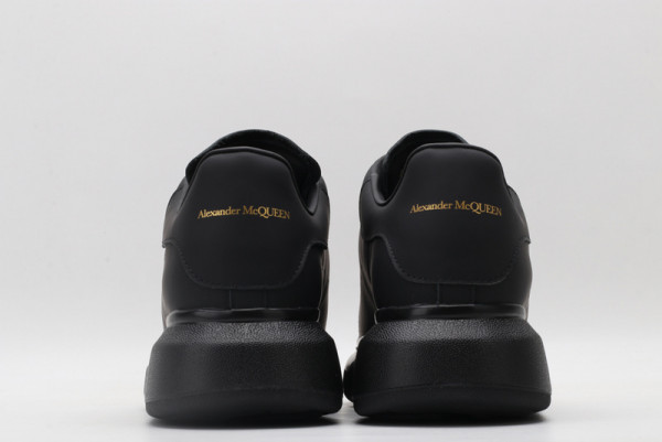 HOT SALE ALEXANDER MCQUEEN Oversized Sneaker