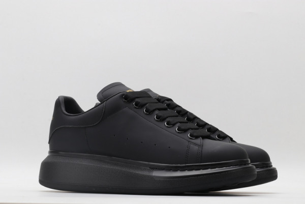 HOT SALE ALEXANDER MCQUEEN Oversized Sneaker