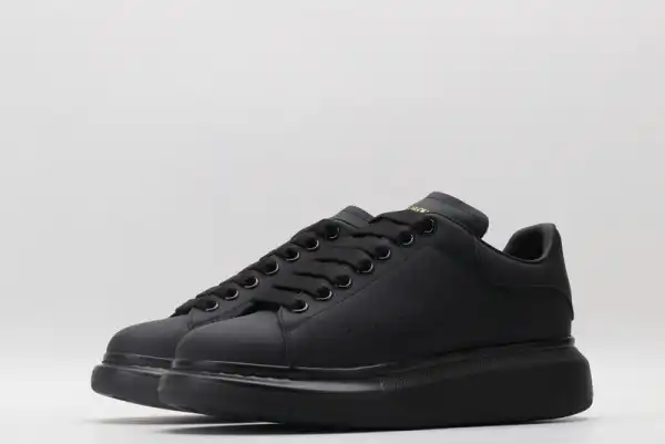 ALEXANDER MCQUEEN Oversized Sneaker