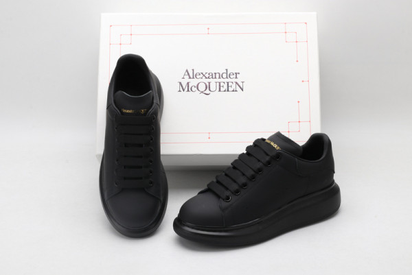 HOT SALE ALEXANDER MCQUEEN Oversized Sneaker