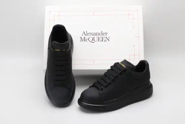 ALEXANDER MCQUEEN Oversized Sneaker