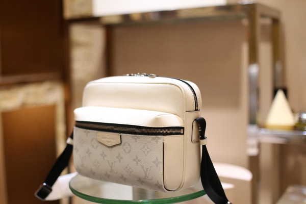 HOT SALE Louis Vuitton Messenger