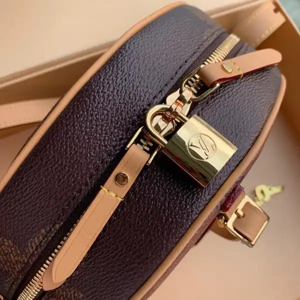 First bag ru Louis Vuitton PETITE BOITE CHAPEAU