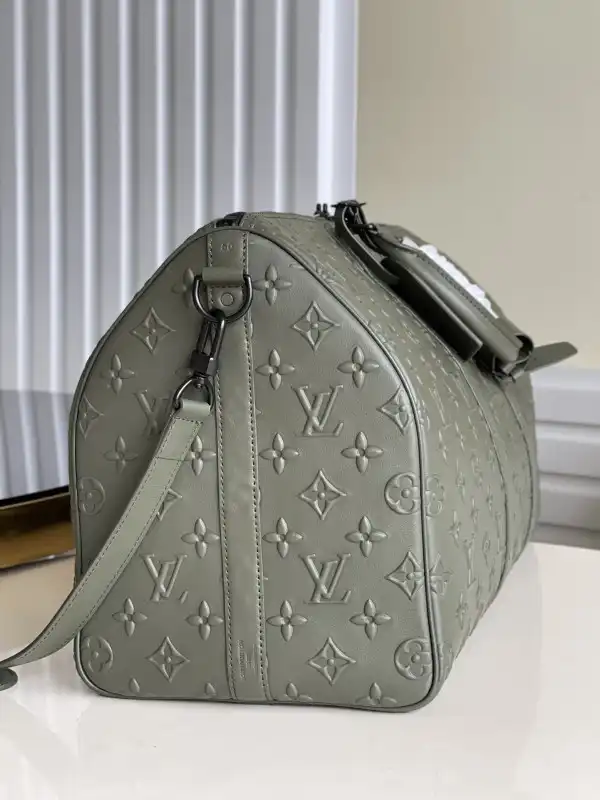 First bag ru LOUIS VUITTON KEEPALL BANDOULIÈRE 50