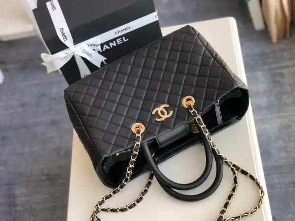 CHANEL TOTE BAG