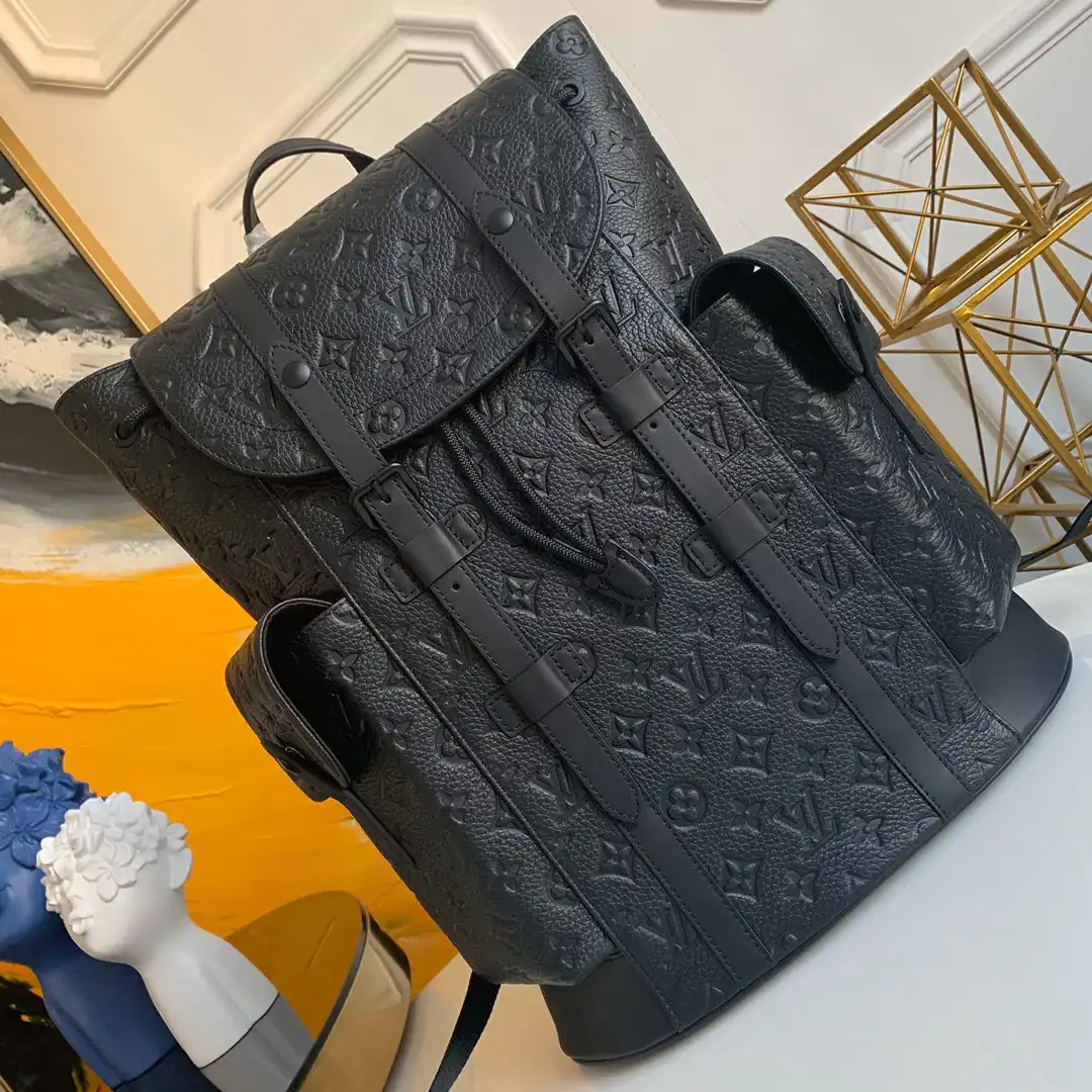 First bag ru LOUIS VUITTON CHRISTOPHER PM