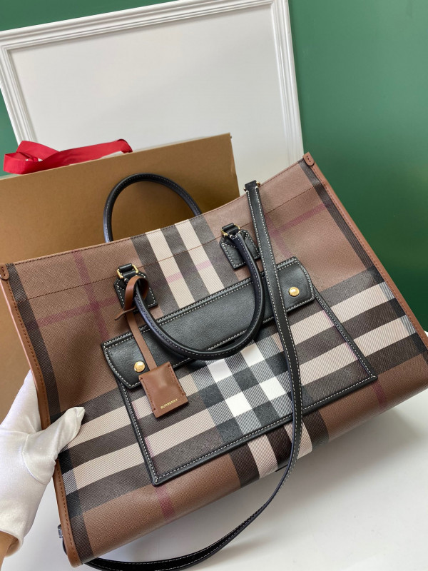 HOT SALE BURBERRY MEDIUM Freya TOTE