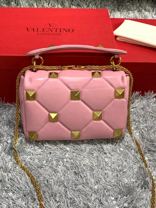 VALENTINO MEDIUM ROMAN STUD THE SHOULDER BAG