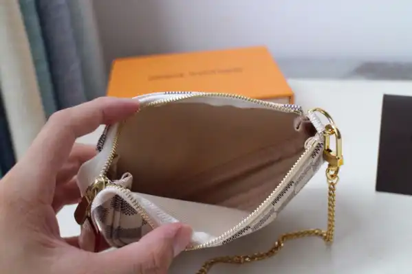 Frstbag ru LOUIS VUITTON MINI POCHETTE ACCESSOIRES