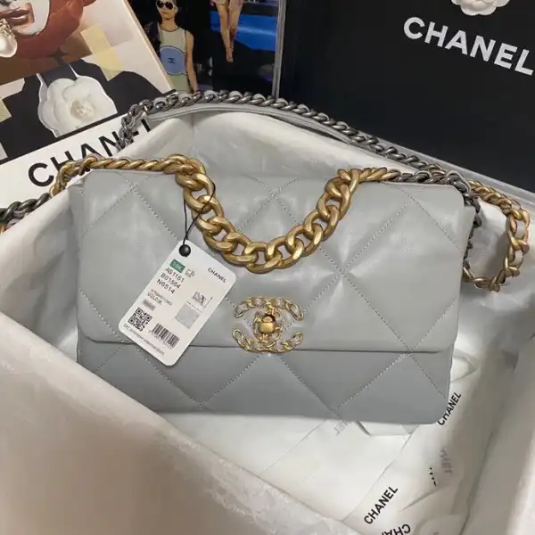 CHANEL 19 FLAP BAG