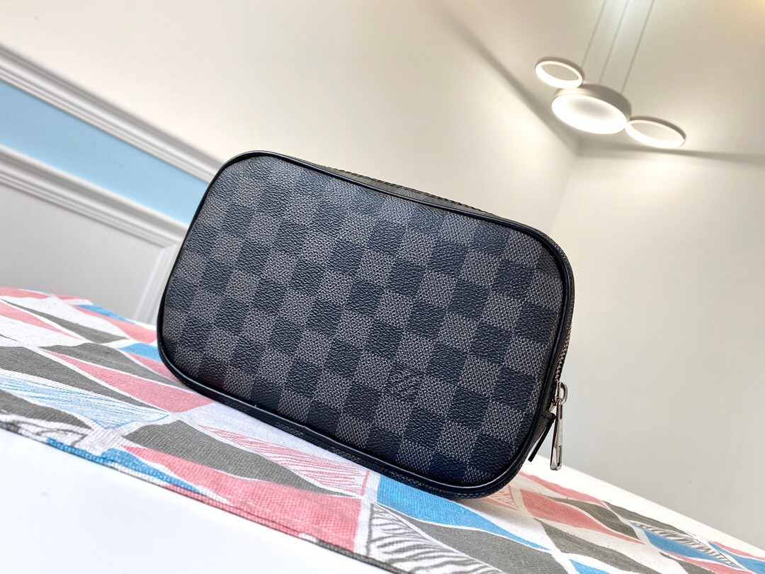 [FREE SHIPPING] LOUIS VUITTON TOILETRY POUCH PM