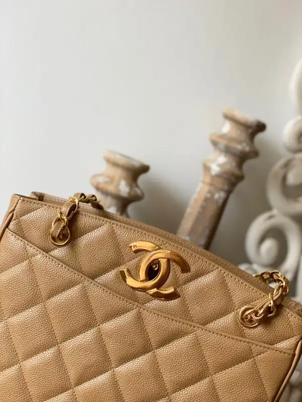 CHANEL VINTAGE TOTE