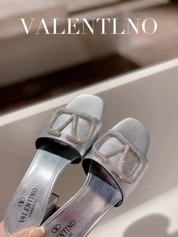 Yupoo bagsoffer VALENTINO VLOGO SIGNATURE SLIDE SANDAL