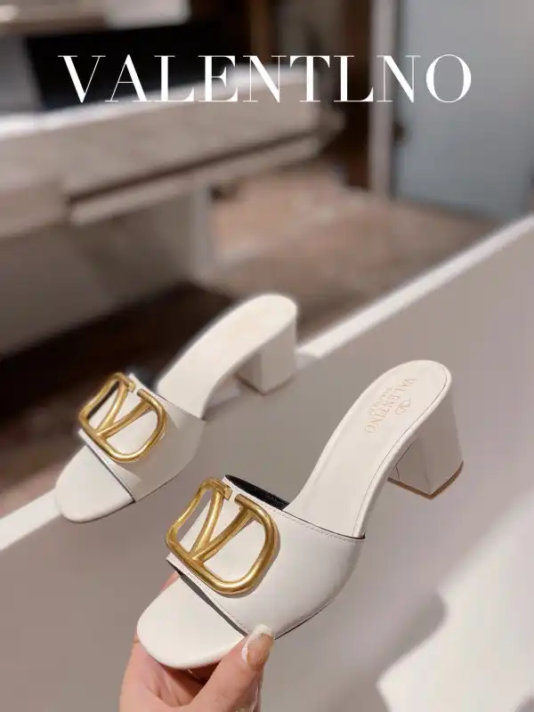 Firstbag Ru VALENTINO VLOGO SIGNATURE SLIDE SANDAL