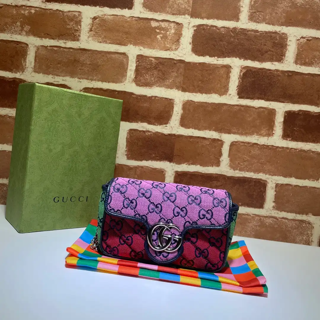 First bag ru GUCCI GG Marmont super mini bag