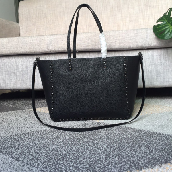 HOT SALE VALENTINO MEDIUM GRAIN CALFSKIN LEATHER ROCKSTUD BAG