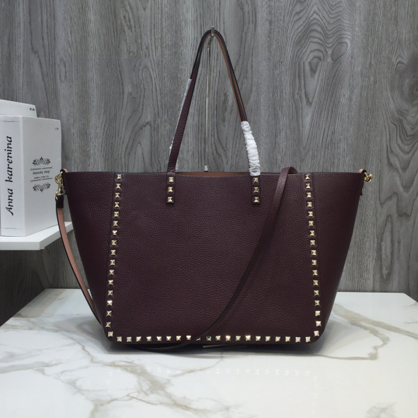 HOT SALE VALENTINO MEDIUM GRAIN CALFSKIN LEATHER ROCKSTUD BAG