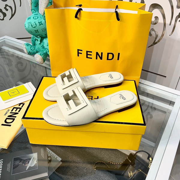 HOT SALE Fendi Signature