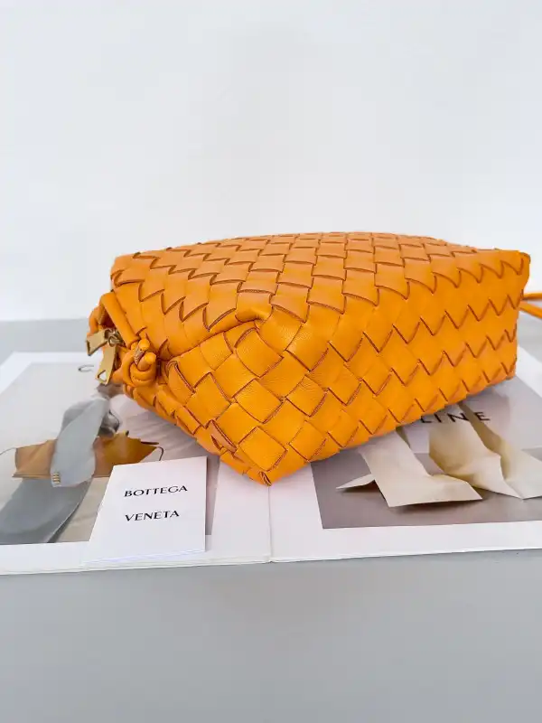 Frstbag ru BOTTEGA VENETA Small Loop Camera Bag