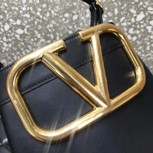 Frstbag ru Valentino VLOGO SIGNATURE