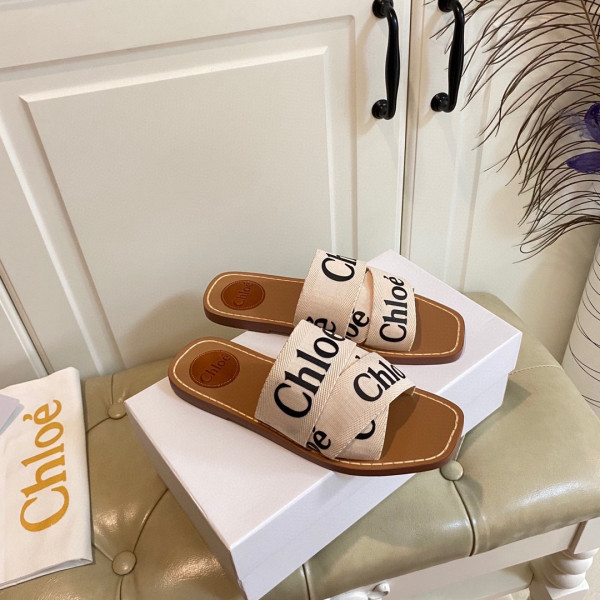 HOT SALE CHLOÉ woody flat mule