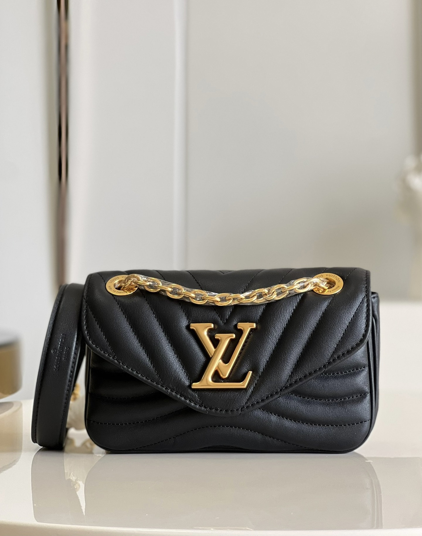 HOT SALE LOUIS VUITTON NEW WAVE CHAIN BAG PM