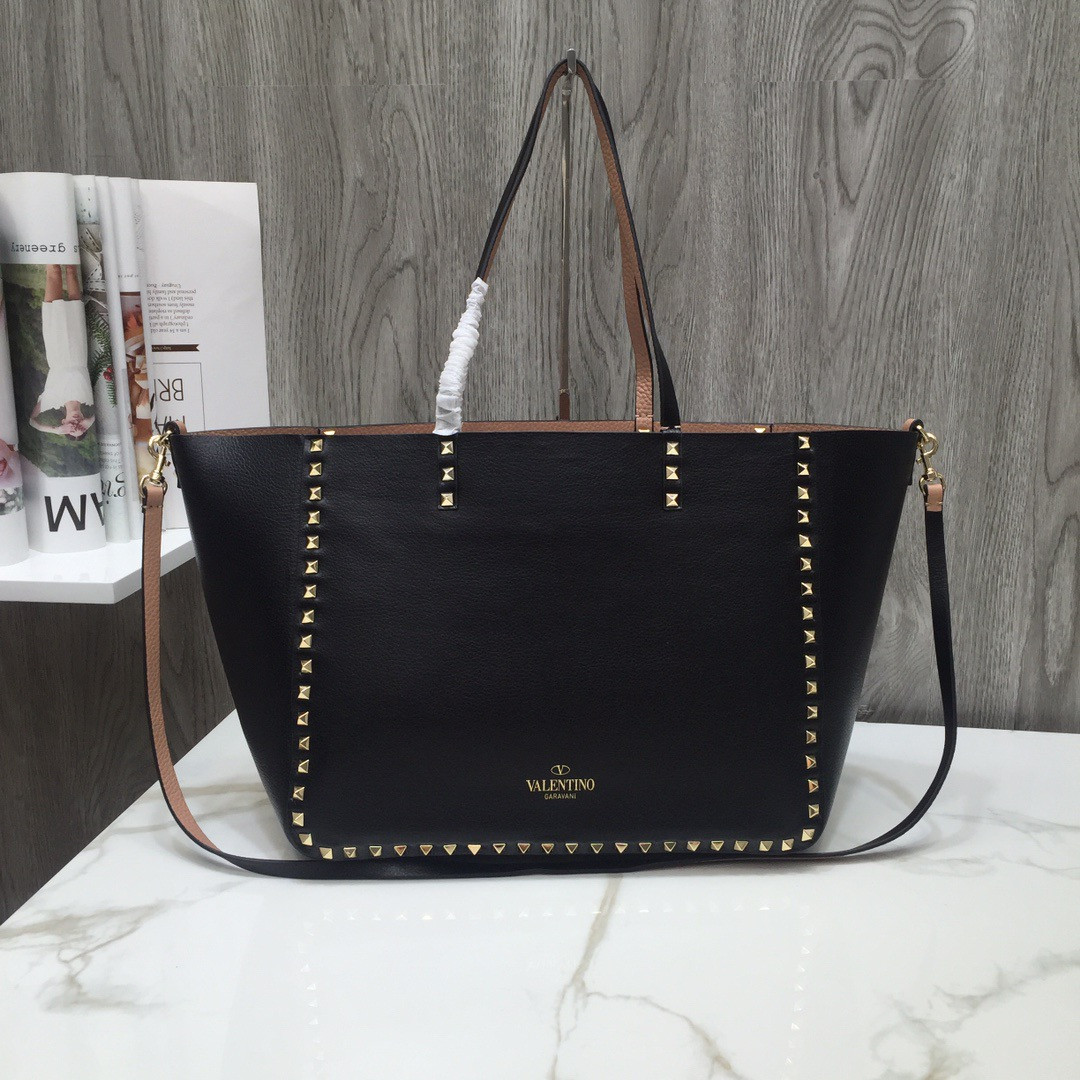 HOT SALE VALENTINO MEDIUM GRAIN CALFSKIN LEATHER ROCKSTUD BAG