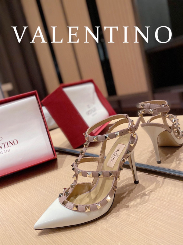 HOT SALE VALENTINO ROCKSTUD SANDAL