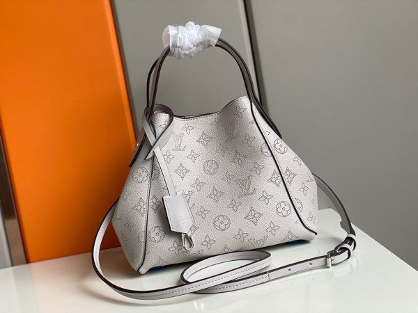 HOT SALE LOUIS VUITTON HINA PM