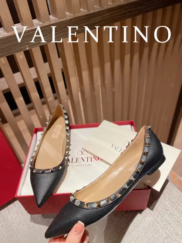 VALENTINO ROCKSTUD FLAT