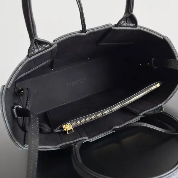 BOTTEGA VENETA ARCO MINI TOTE