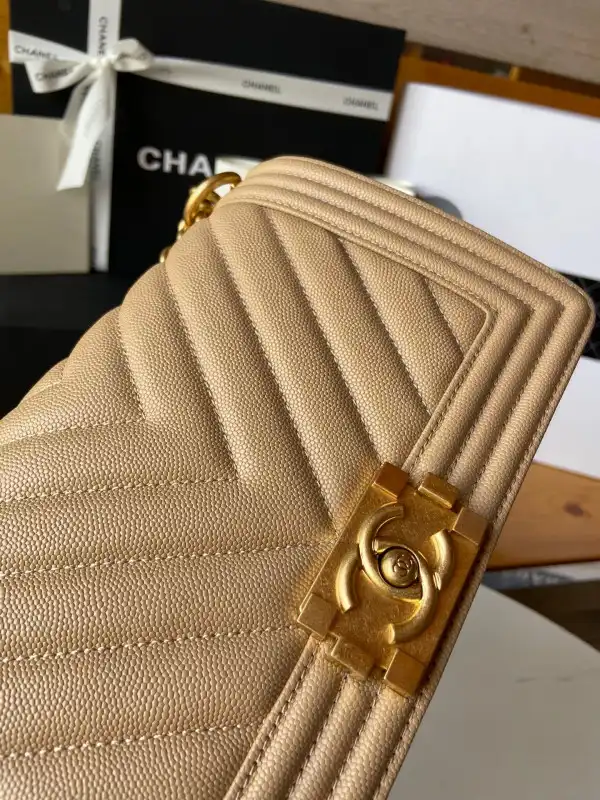 CHANEL BOY BAG 20CM 25CM