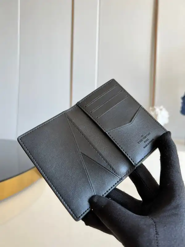 TO LOUIS VUITTON POCKET ORGANIZER